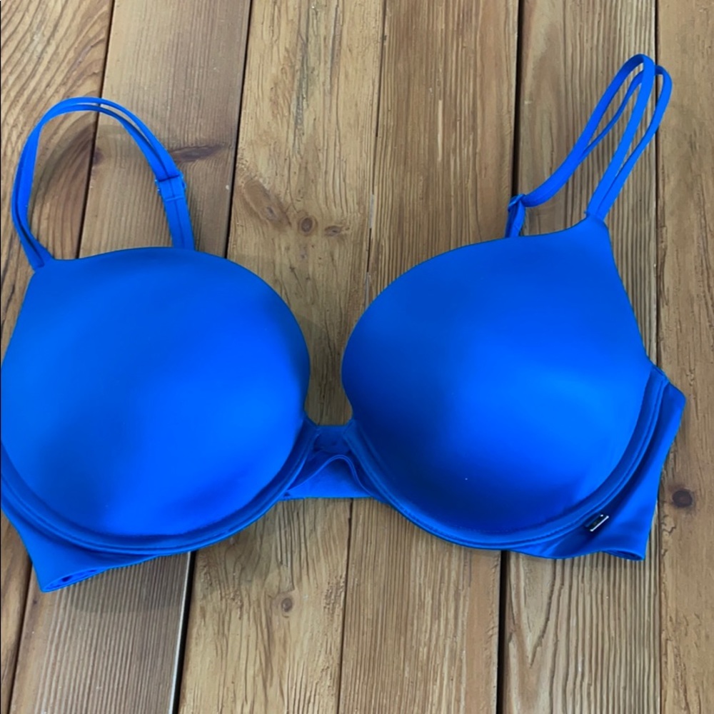 Victoria’s Secret very sexy push-up bra
